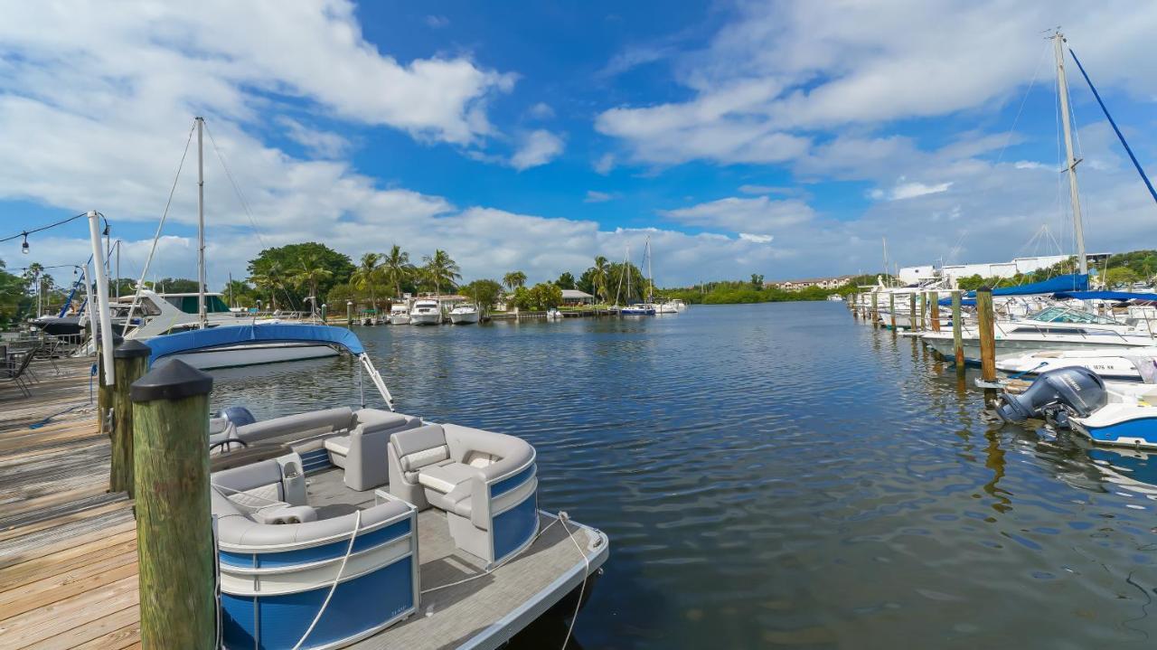 Waterfront Room, Heated Pool, Tiki Bar & Grill South Bradenton Exterior photo