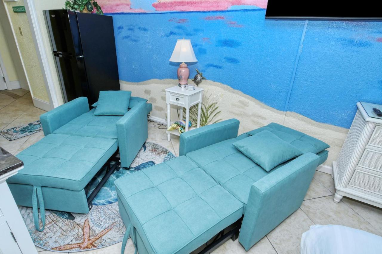 Waterfront Room, Heated Pool, Tiki Bar & Grill South Bradenton Exterior photo