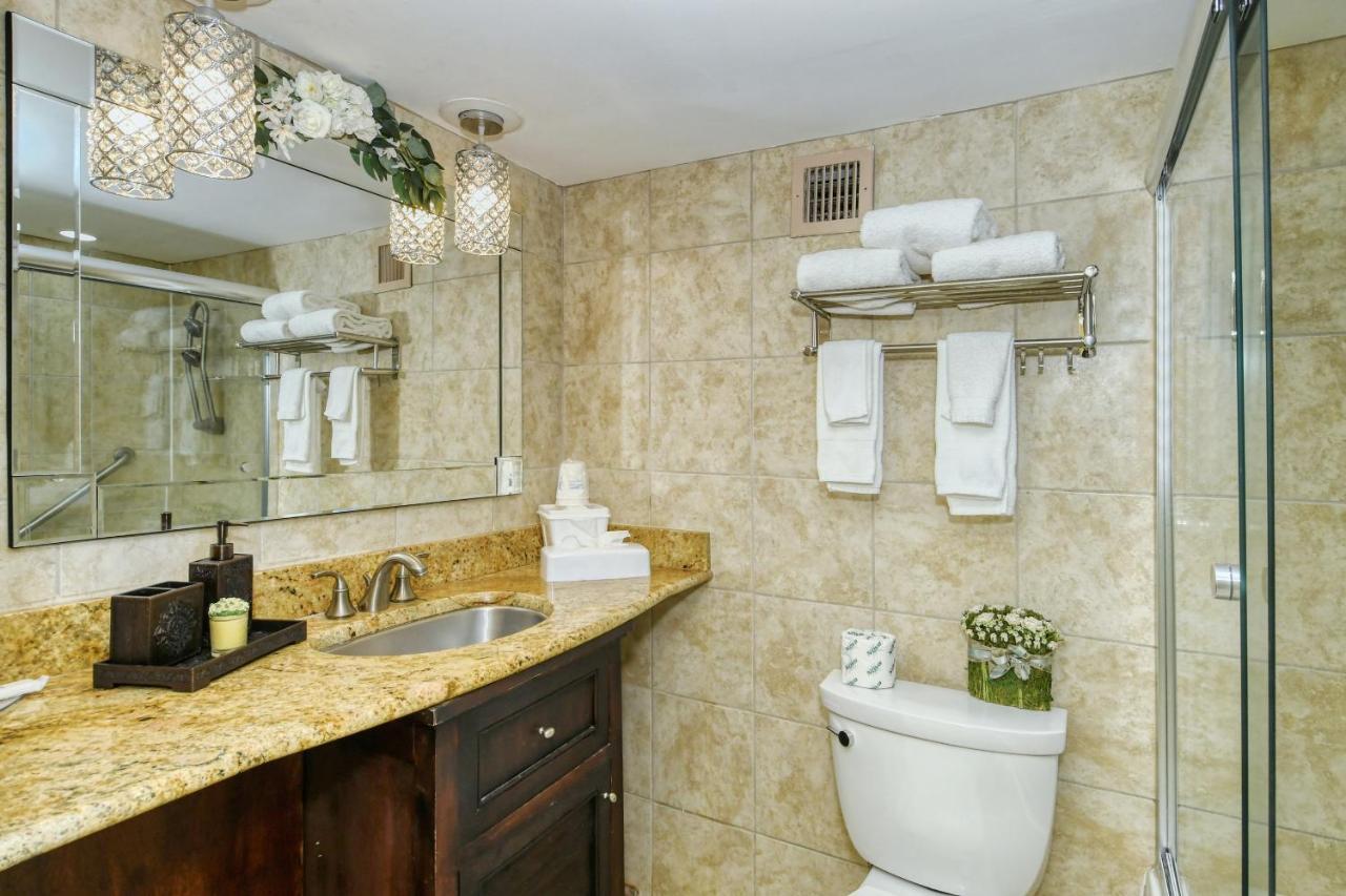 Waterfront Room, Heated Pool, Tiki Bar & Grill South Bradenton Exterior photo